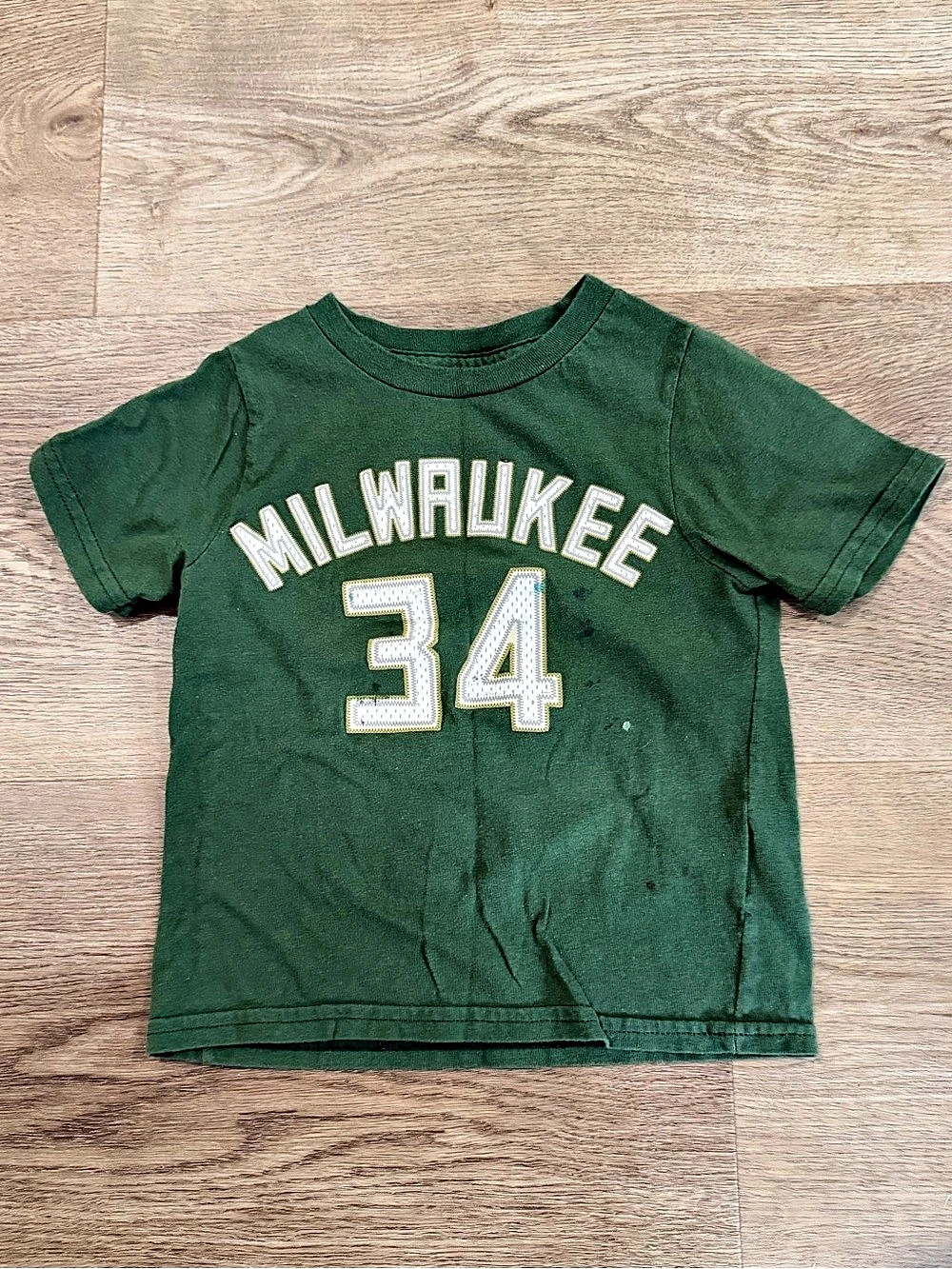 NBA Milwaukee Bucks Giannis Antetokounmpo 34 Boys Size 2T Green Graphic Tee